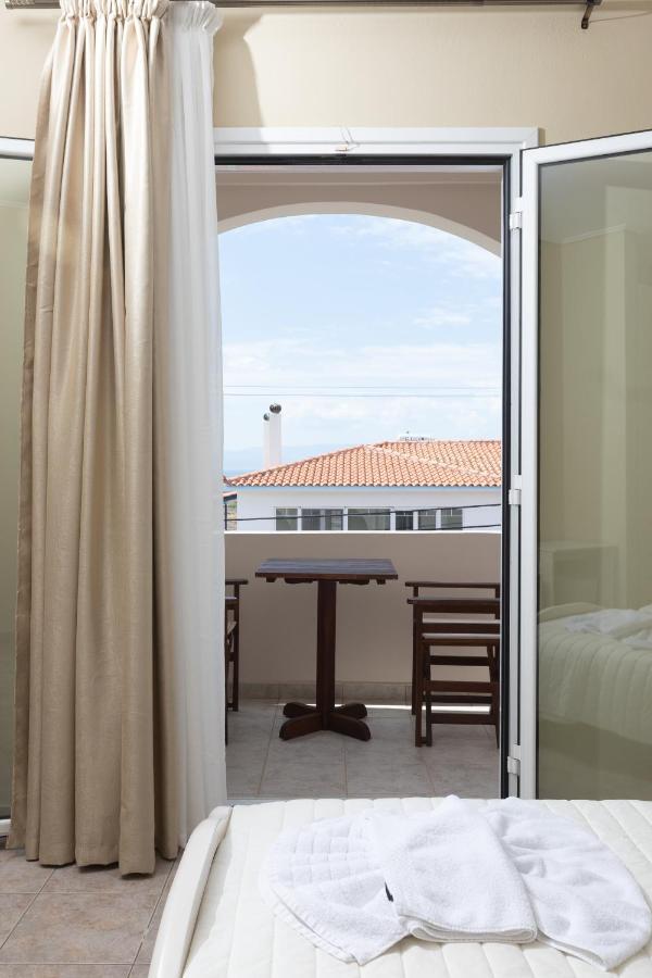 Hotel Venetia เปอร์ดิกา ภายนอก รูปภาพ