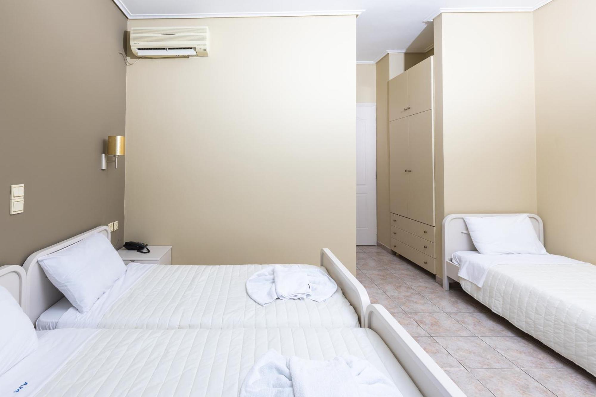 Hotel Venetia เปอร์ดิกา ภายนอก รูปภาพ