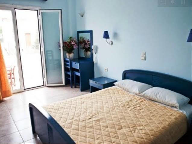Hotel Venetia เปอร์ดิกา ภายนอก รูปภาพ